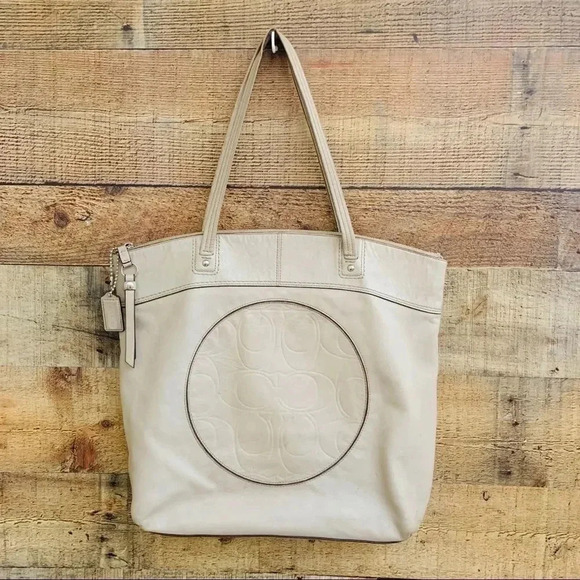 Coach Leather Purse - Picture 1 of 6